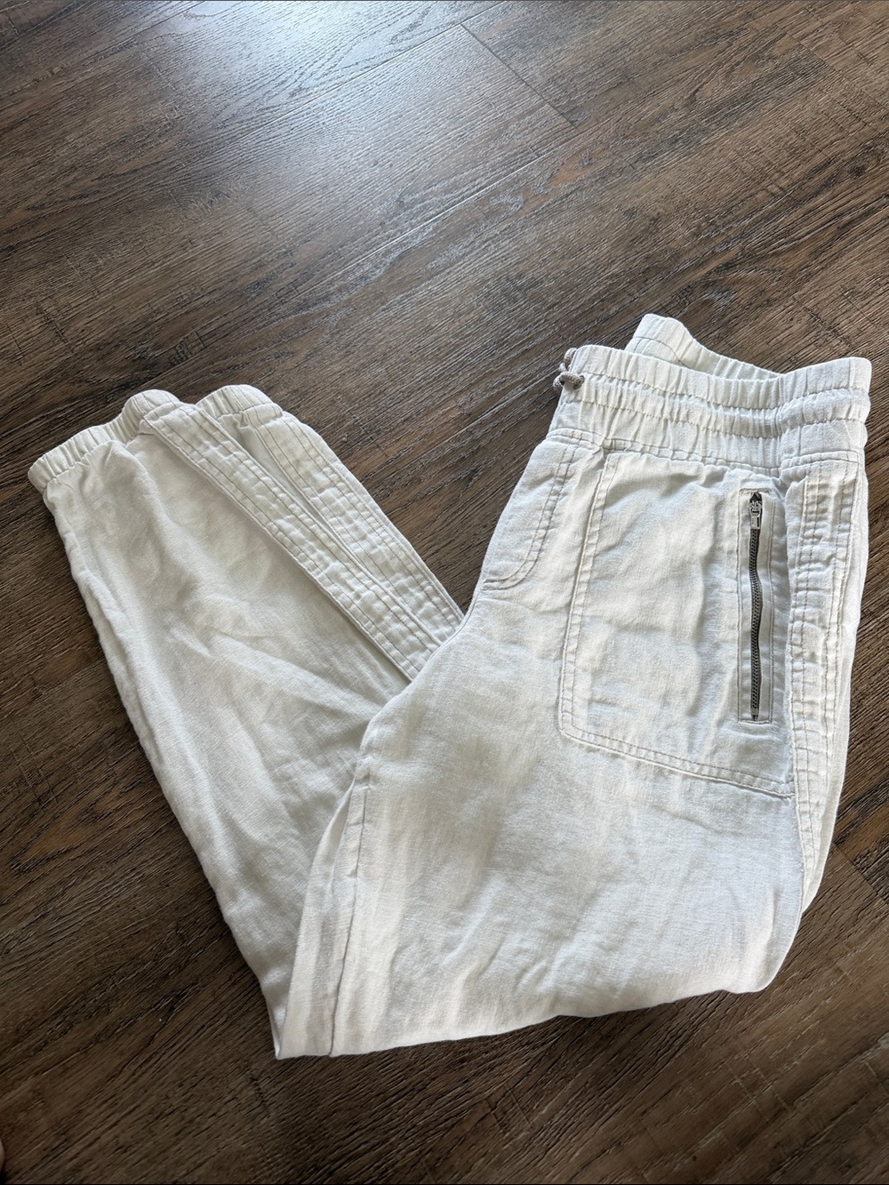 Athleta Cream Drawstring Joggers with Zip Pocket